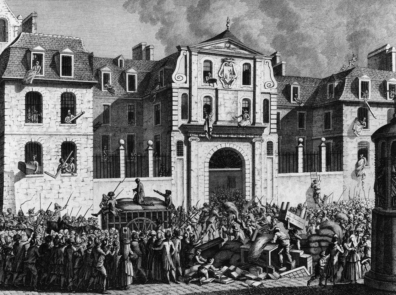 Révolution française : Pillage de la maison Saint-Lazare à Paris le lundi 13 juillet 1789 par les révolutionnaires. Gravure de Berthaut d