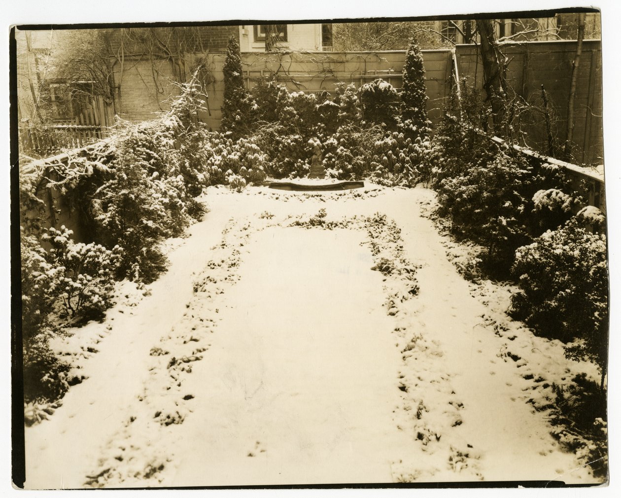 M. et Mme John Morgan, 39 W 11 St, vers 1938-39 - Jessie Tarbox Beals