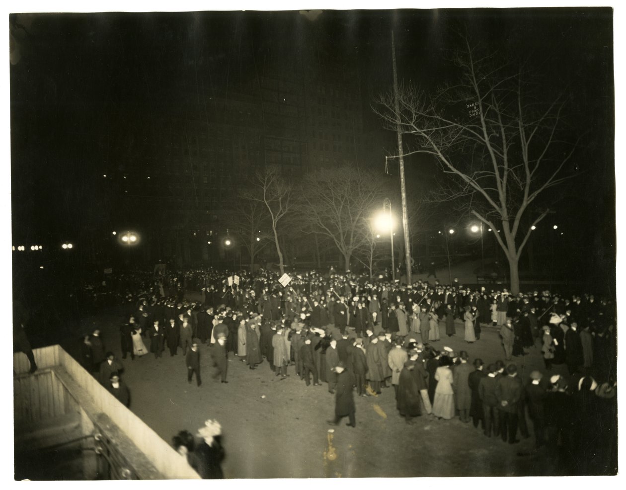 Parade pour le suffrage, Greenwich Village, New York, États-Unis, vers 1915-18 - Jessie Tarbox Beals