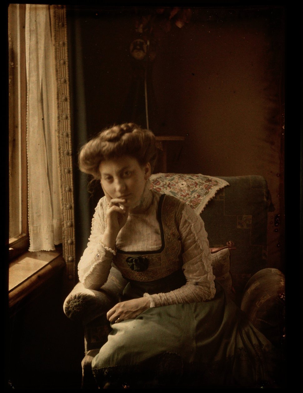 Femme assise près de la fenêtre - Johannes Hendrikus Antonius Maria Lutz