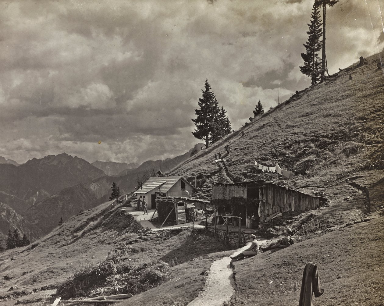 Album "Meine weltkriegs - Erinnerungen Front Sud-Ouest (Carinthie, Italie, Tyrol du Sud) 31/03/1915-12/11/1918 - Josef Zohles Wien": casernes militaires dans les Alpes - Josef Zohles