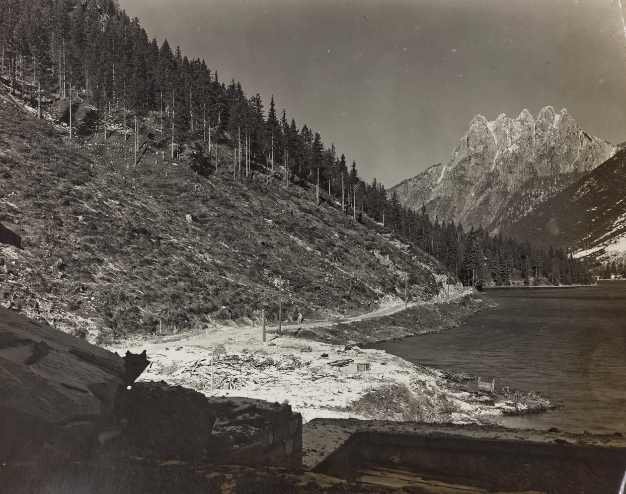 Album "Meine weltkriegs - Erinnerungen Front Sud-Ouest (Carinthie, Italie, Tyrol du Sud) 31/03/1915-12/11/1918 - Josef Zohles Wien": paysage de montagne - Josef Zohles