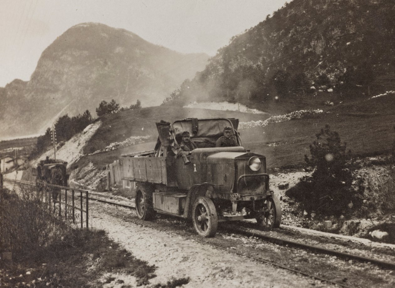 Véhicules militaires le long de la route - Josef Zohles