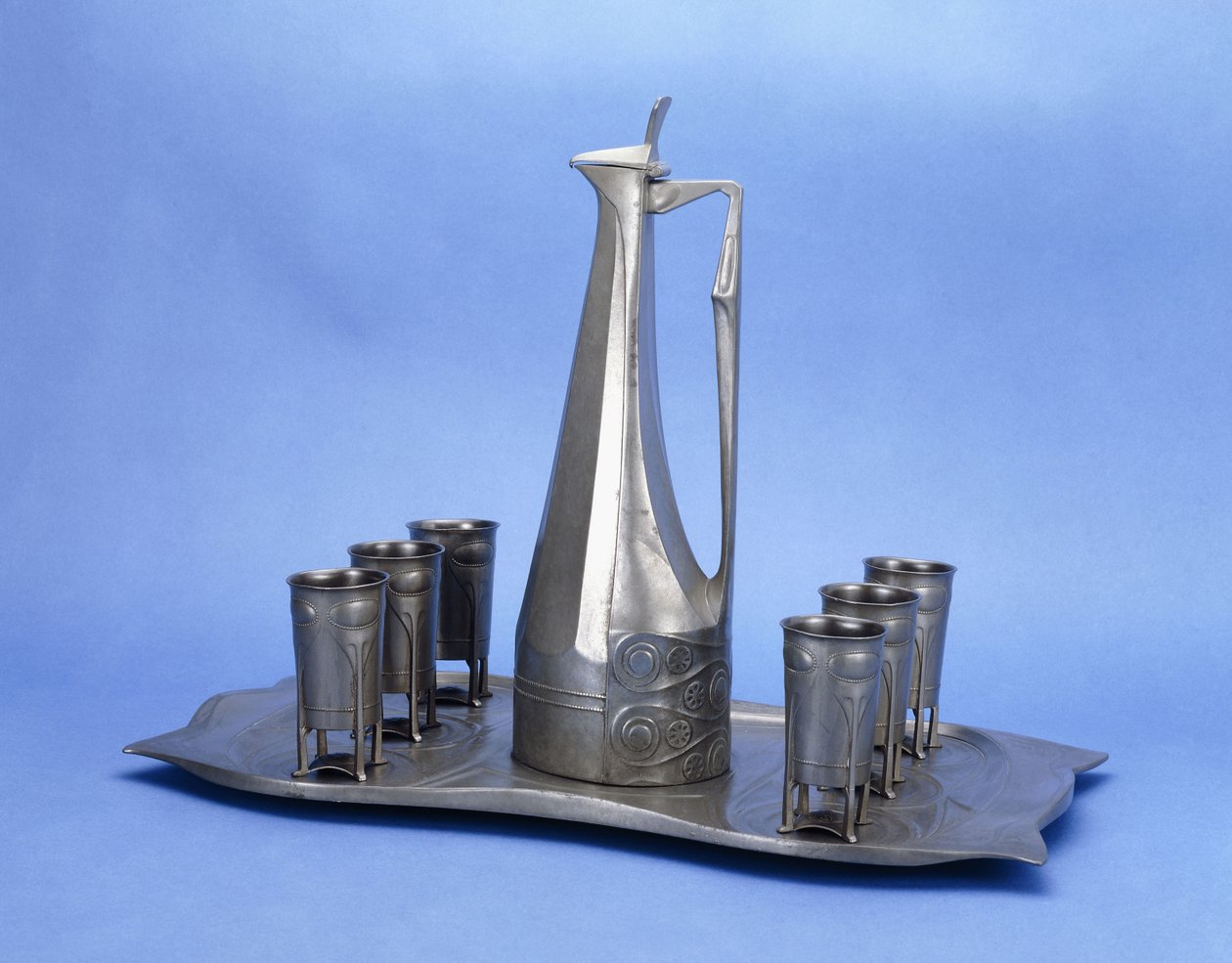 Un ensemble de huit pièces de liqueur en étain Edelzinn - Joseph Maria Olbrich
