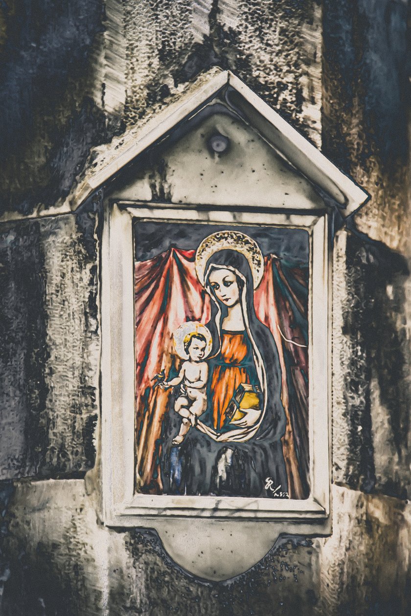 Mère et enfant, de la série Marie et Jésus à Savonna, 2015 (photographie) - Joy Lions