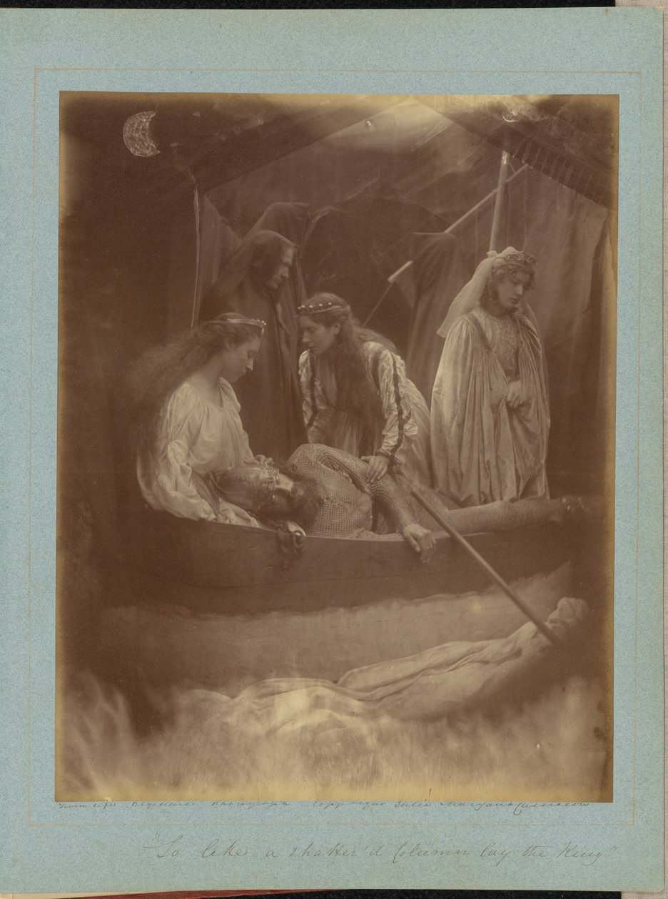 « Le roi gisait donc tel une colonne brisée » - Julia Margaret Cameron