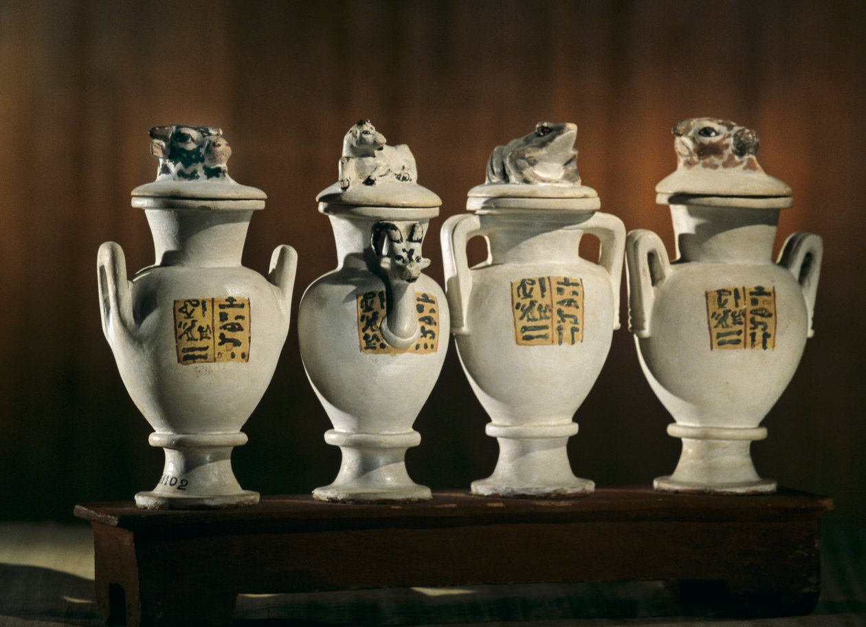 Vases factices, Tjuya; KV 46; Vallée des Rois; règne d