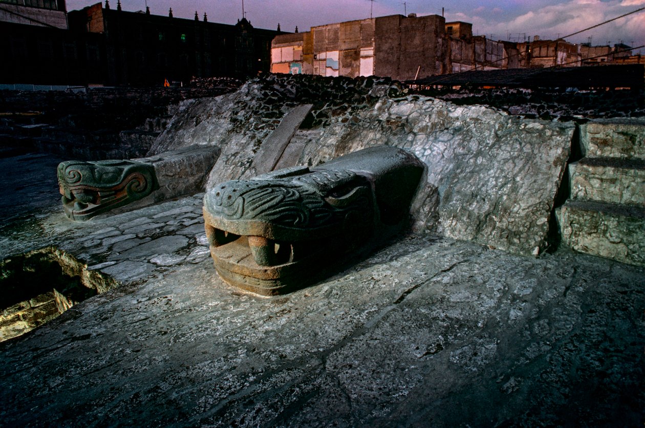 Réplique de serpent sur le Grand Temple, Tenochtitlan, Templo Mayor, Aztèque, Mexique, Mexico - Kenneth Garrett