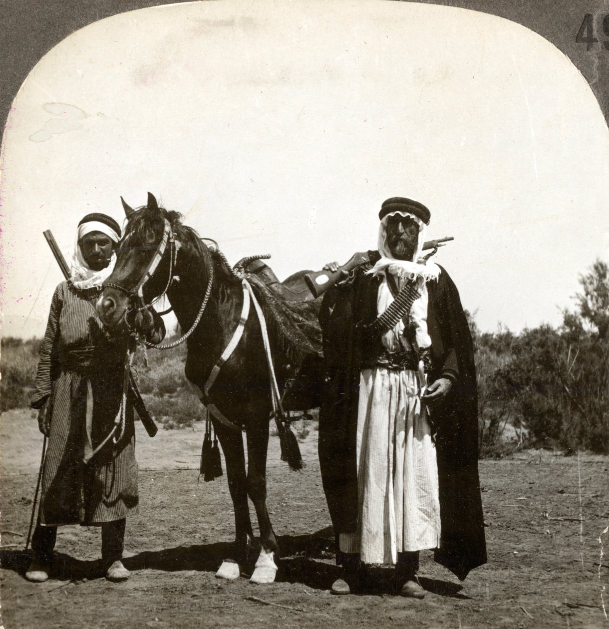 Un cheikh et son garde du corps, Syrie, 1900s - Keystone View Company