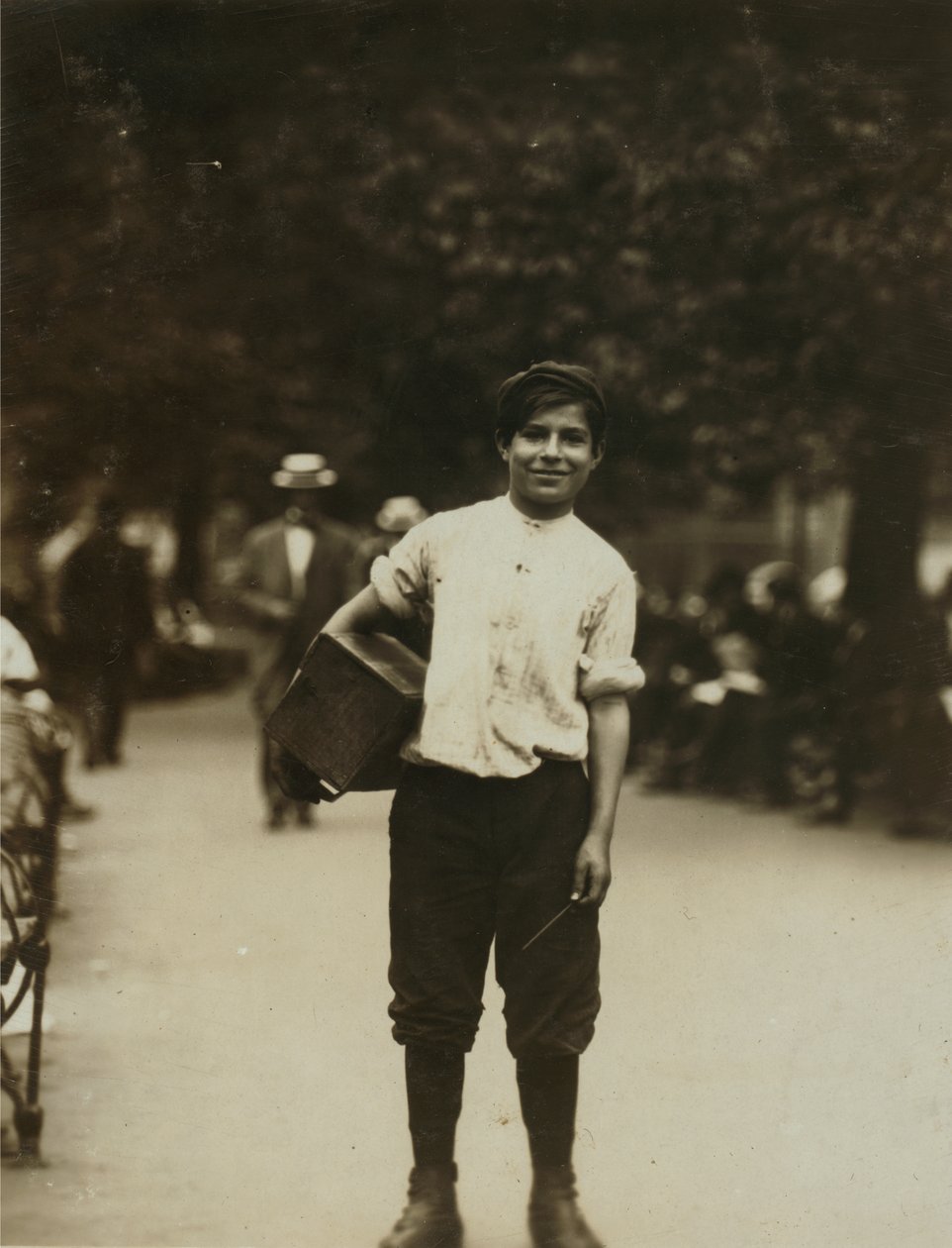 Un jeune cireur de bottes travaillant à Union Square, New York City - Lewis Wickes Hine