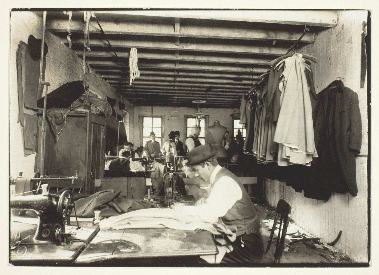 Old Time Garment Shop, New York - Lewis Wickes Hine