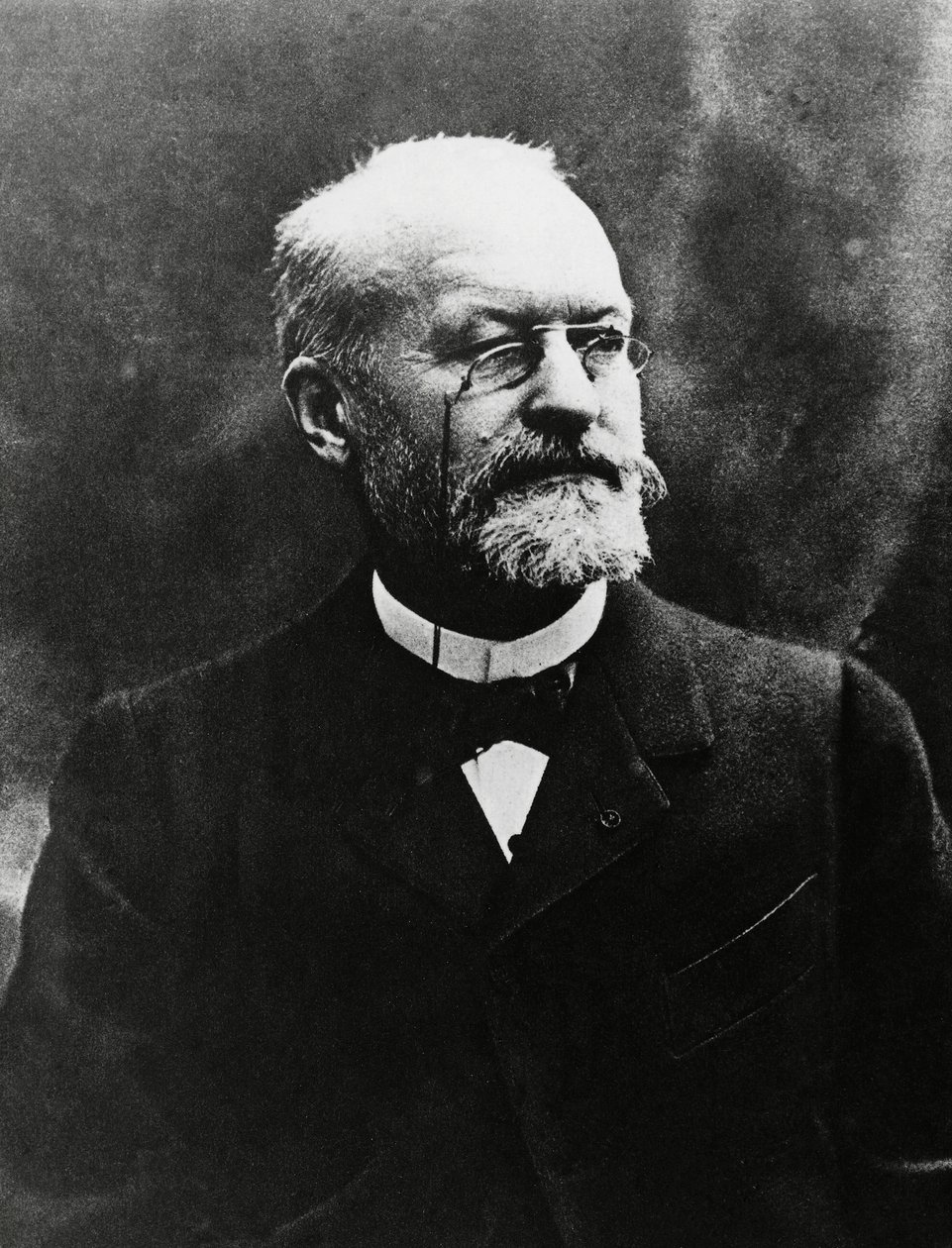 Portrait de Charles Louis Alphonse Laveran (1845-1922), bactériologiste médical français, prix Nobel de médecine en 1907 (photo par Eugène Pirou) - Unbekannt Unbekannt