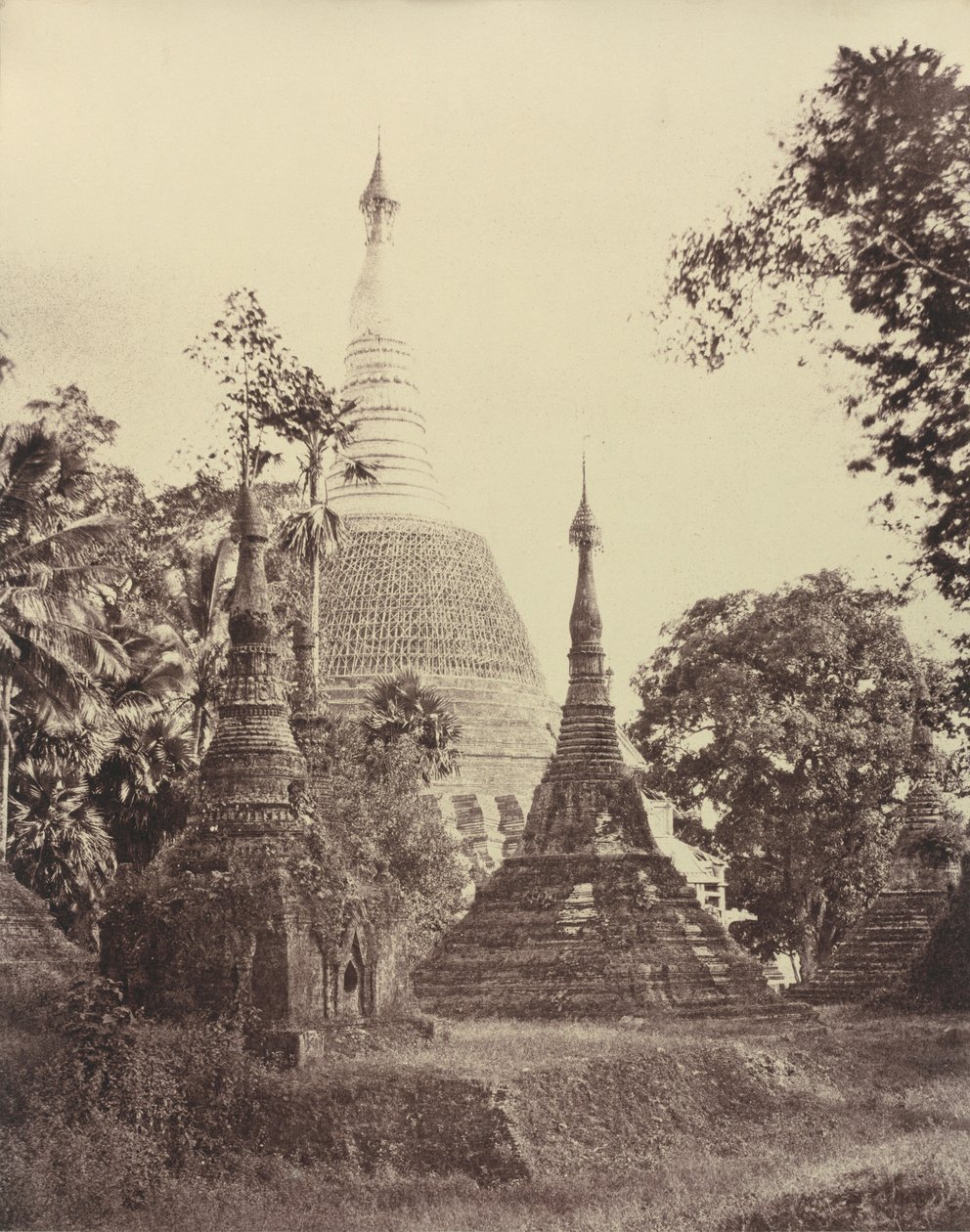Rangoon : Vue rapprochée de la pagode Shwe Dagon, novembre 1855 (photo) - Linnaeus Tripe