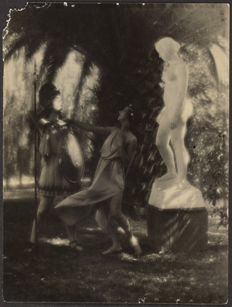 [Danseurs dans un jardin] - Louis Fleckenstein