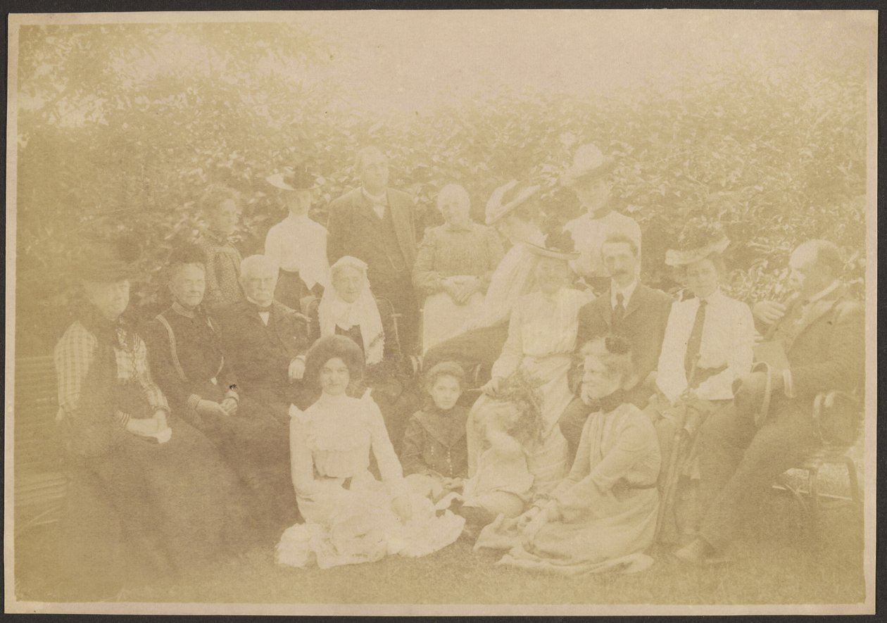 [Portrait de famille en grand groupe] - Louis Fleckenstein
