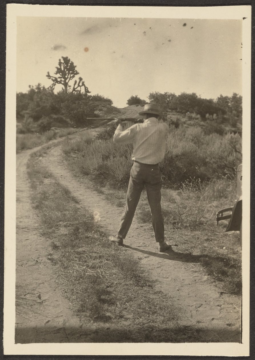 [Homme sur la piste avec une arme] - Louis Fleckenstein