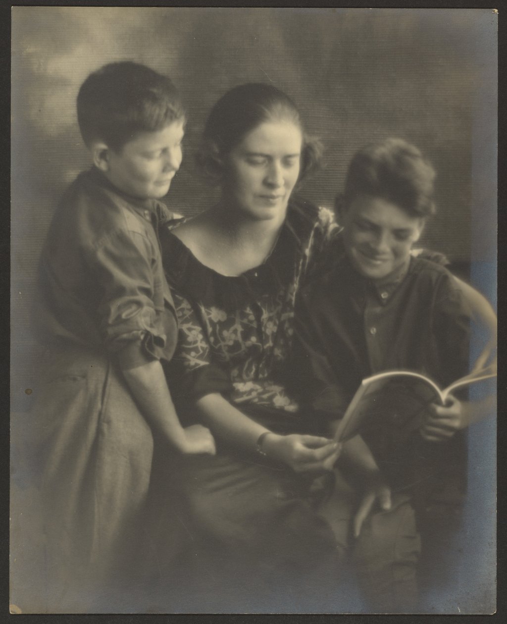 [Mère et fils avec livre] - Louis Fleckenstein