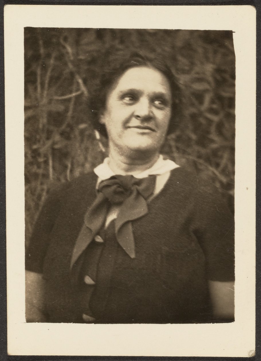 [Femme portant une cravate] - Louis Fleckenstein