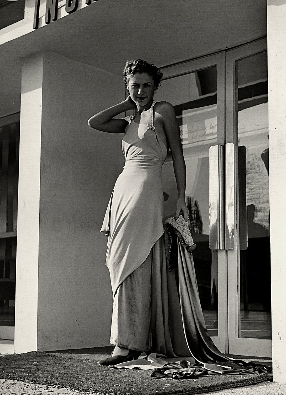 Mannequin en robe de soirée créée par la maison de couture "Graldi" - Luis Bogino