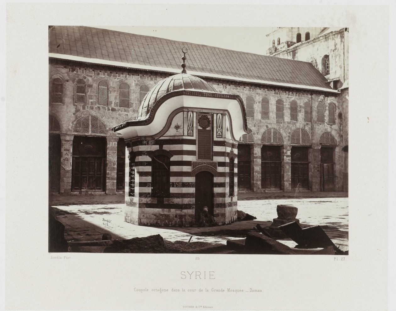 Vue du dôme octogonal dans la cour de la Grande Mosquée de Damas (Architecture antique : Égypte, Grèce, Asie Mineure : album de photographies) - Maison Bonfils
