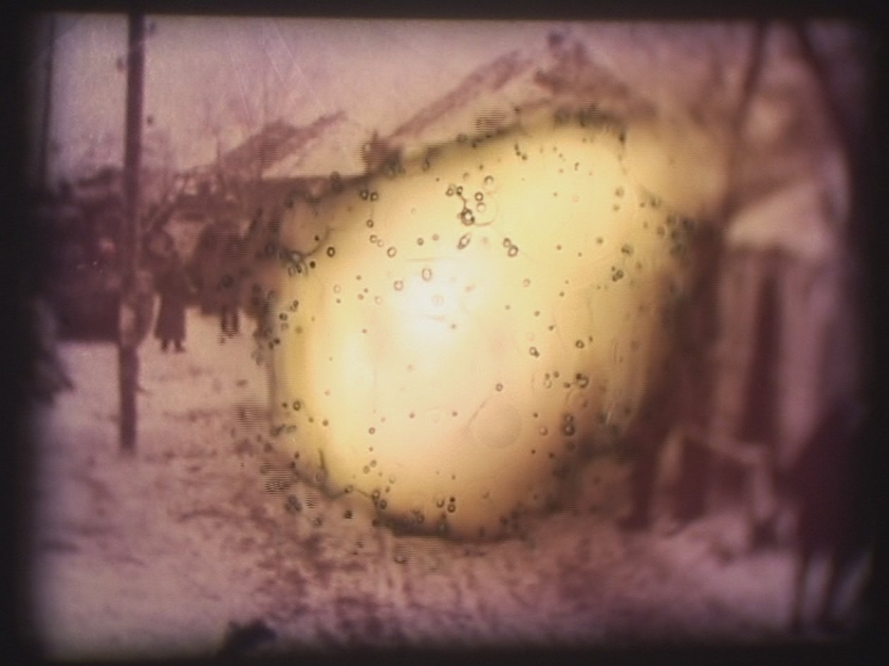 Barbarossa, 2002 (vidéoprojecteur et projecteur de diapositives simulées) - Mat Collishaw