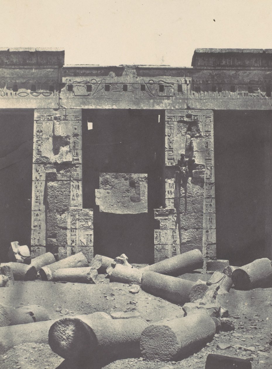 Thèbes. Médinet-Habou. Partie orientale du Péristyle du Palais de Ramsès-Méiamoun, 1850 - Maxime Du Camp