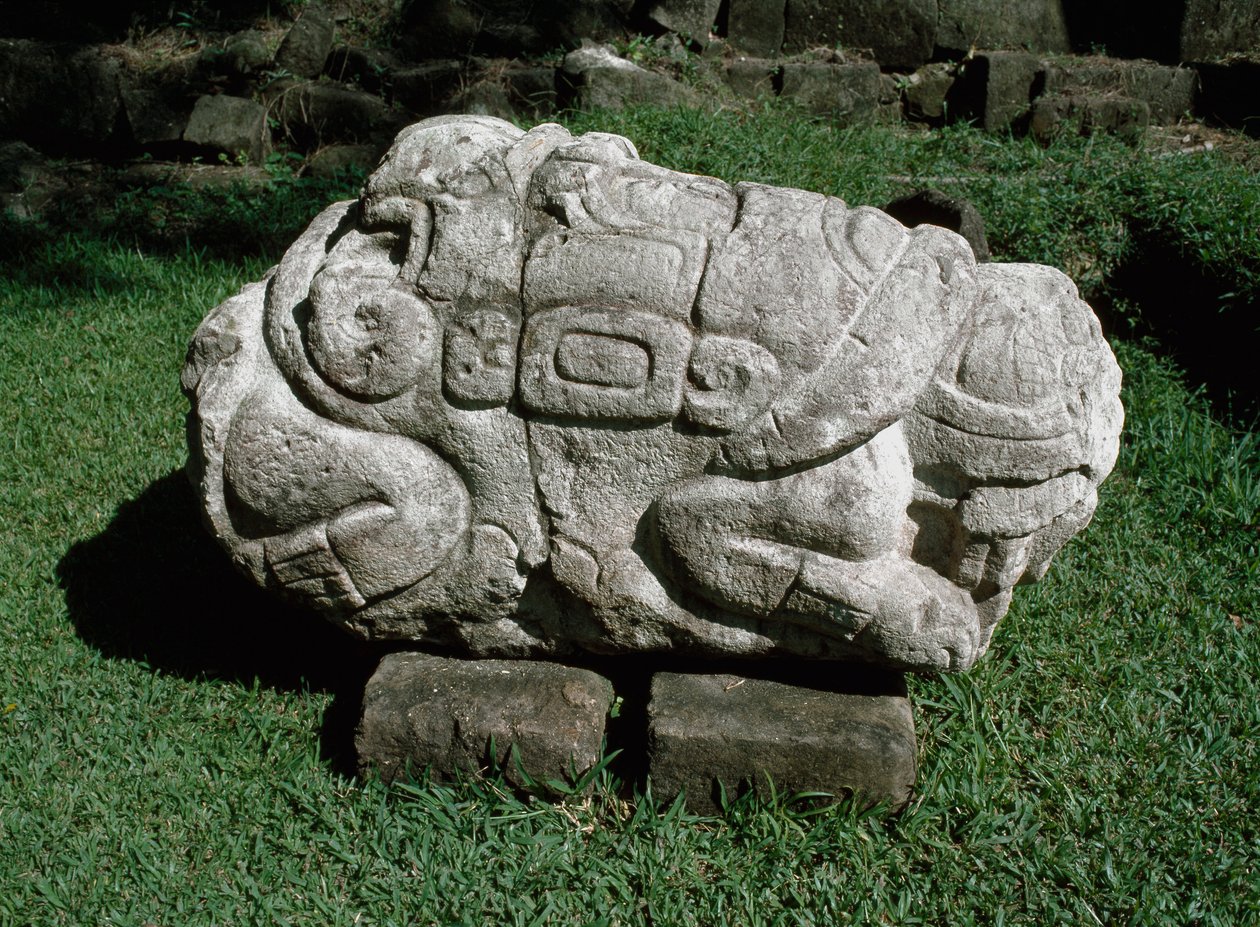 Autel zoomorphe sculpté dans un bloc de grès - Mayan