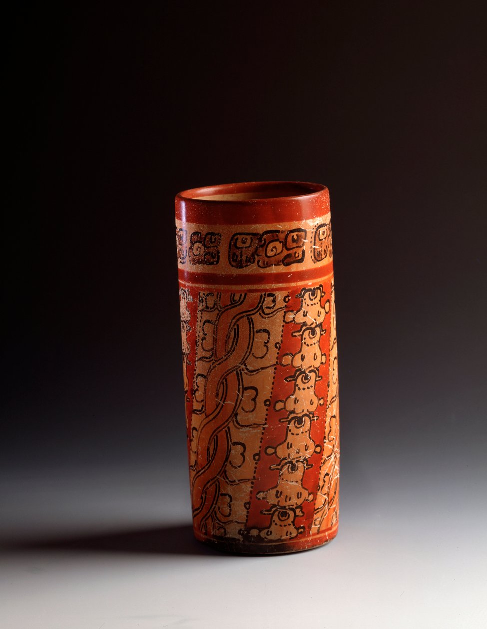 Vase cylindrique polychrome en argile. De Tikal - Mayan Mayan