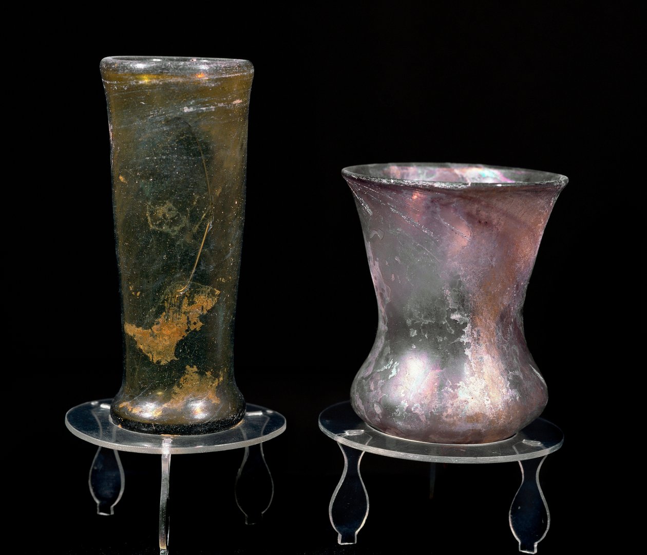 Civilisation barbare : coupes en verre de la période mérovingienne. 6e-7e siècle - Merovingian