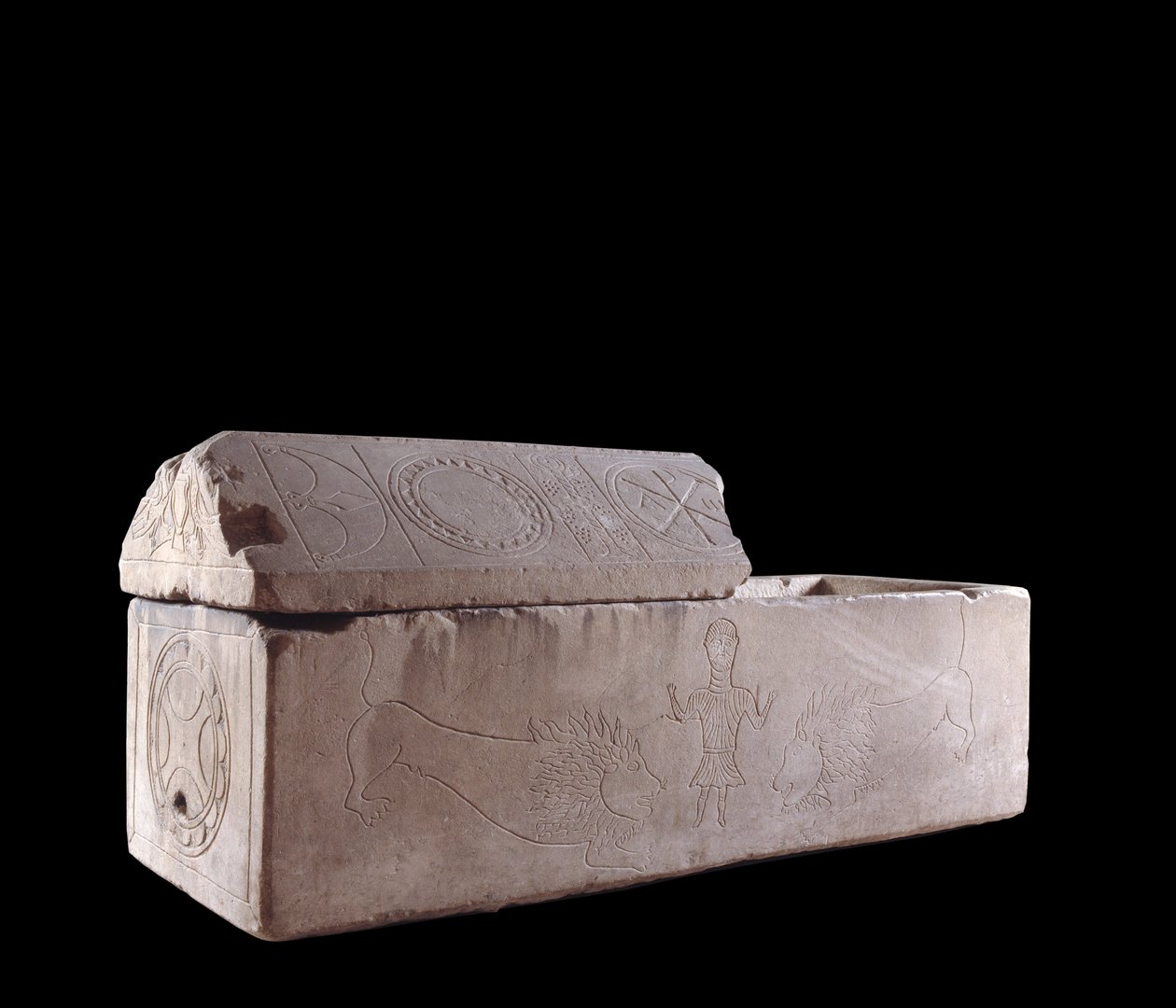 Art mérovingien : sarcophage de Charenton-sur-Cher - Merovingian