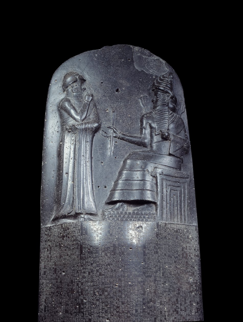 Mésopotamie : stèle en diorite du Code de lois de Hammurabi. Elle est couverte d