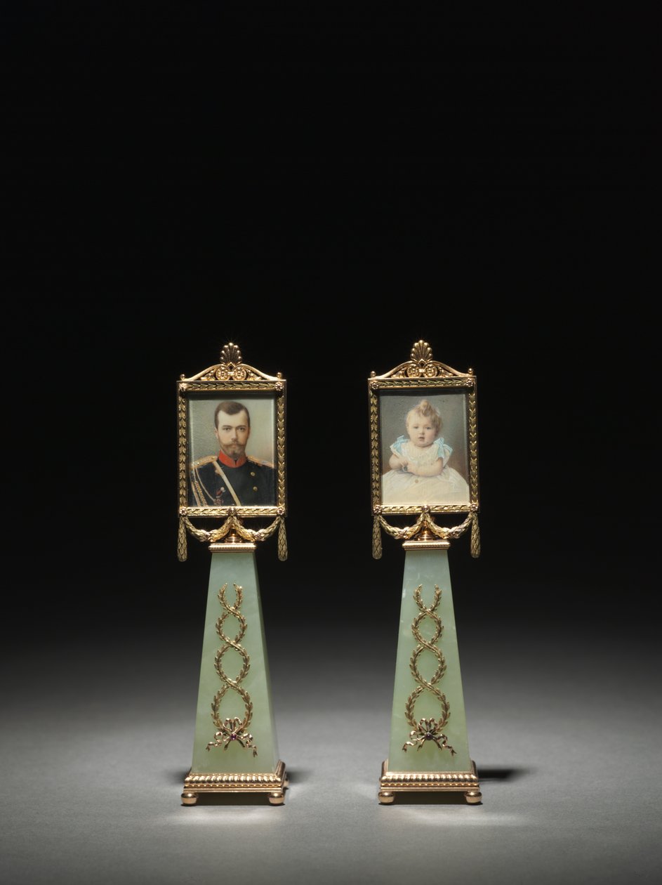 Miniatures encadrées : Portrait du Tsar Nicolas II et Portrait de la Grande-Duchesse Olga, firme de Peter Carl Fabergé - Michael Evlampievich Perkhin