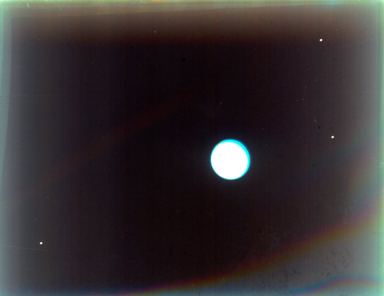 Uranus avec les satellites Miranda, Ariel et Umbriel, de Voyager 2, 24 janvier 1986 - NASA Images