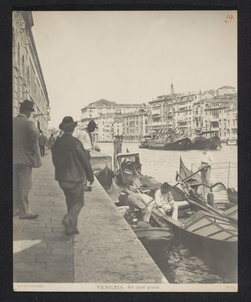 Gondoles le long du Grand Canal à Venise - Neue Photographische Gesellschaft