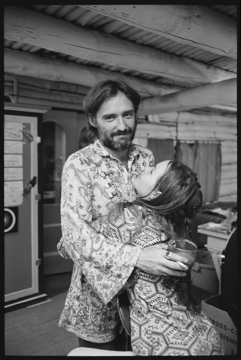 Dennis Hopper et sa femme Michelle Phillips chez eux au Nouveau-Mexique - Orlando Suero