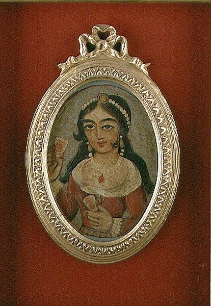 Médaillon Qajar représentant une femme ornée - Persian School