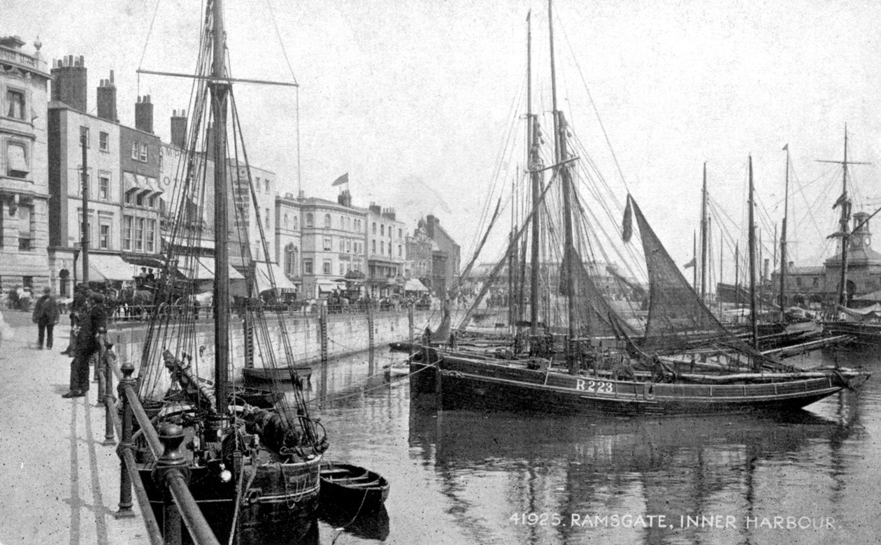 Le port intérieur de Ramsgate, Kent - Photochrom Co Ltd of London