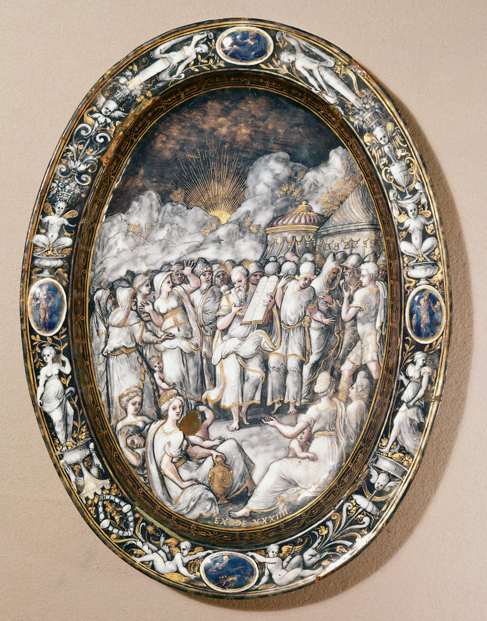 Plat ovale représentant la descente de Moïse du Mont Sinaï, École de Limousin - Pierre Reymond