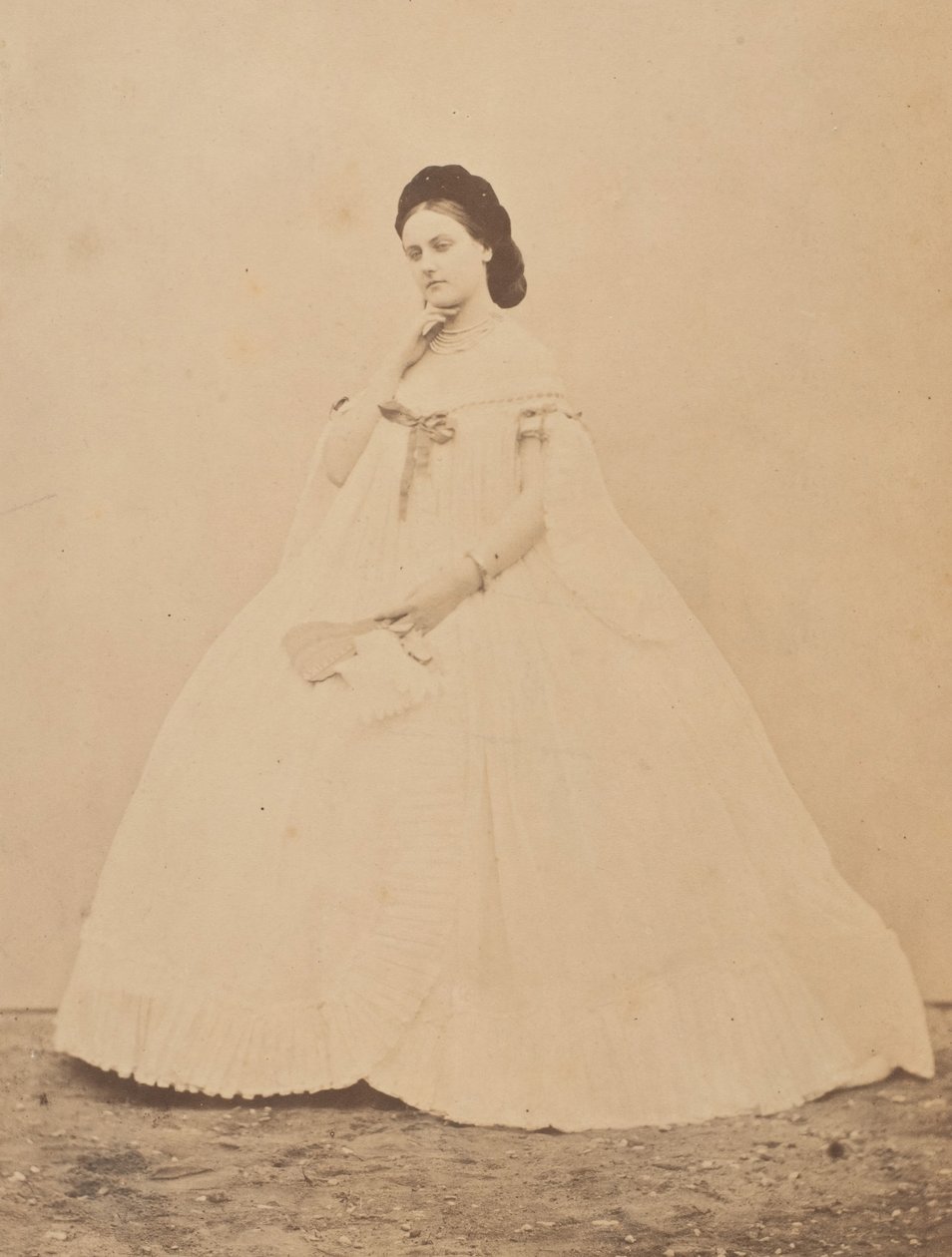 Le peignoir plissé autre, années 1860 - Pierre Louis Pierson