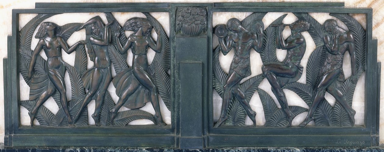 Un frise représentant trois filles dansantes classiques et trois musiciens, c.1910-1935 - Pierre le Faguays