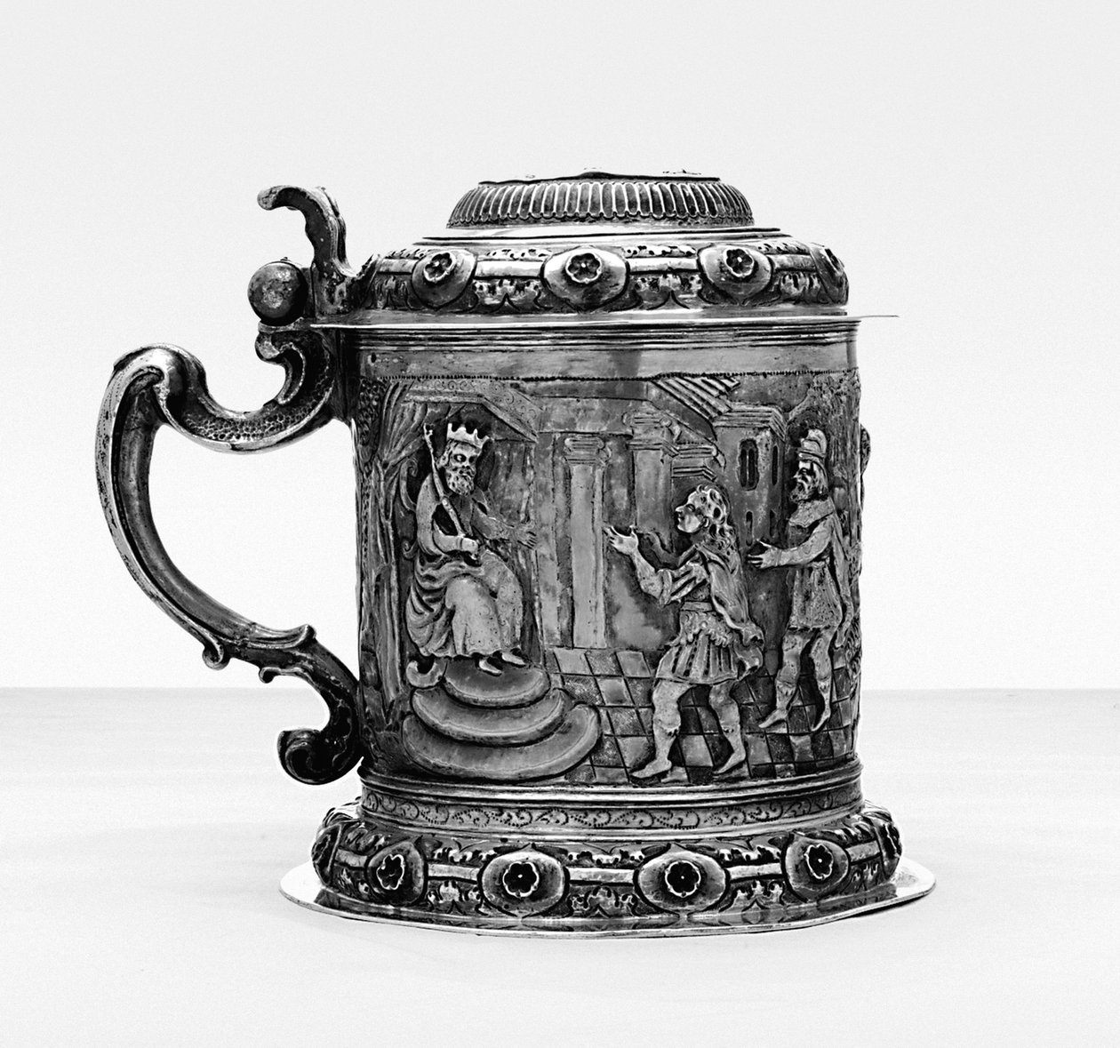 Chope, les côtés repoussé et chassé avec des scènes de la vie de Joseph, Danzig, vers 1690 - Polish School