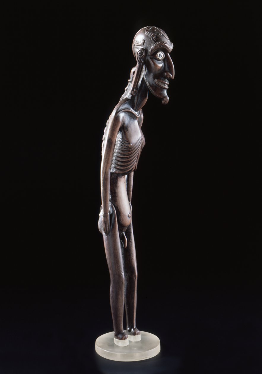 Figure en bois sculptée en forme d
