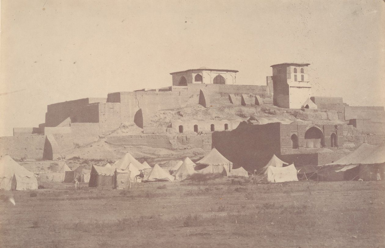 [Une citadelle persane dans les environs de Sultaniye], 1840-60 - Possibly by Luigi Pesce.