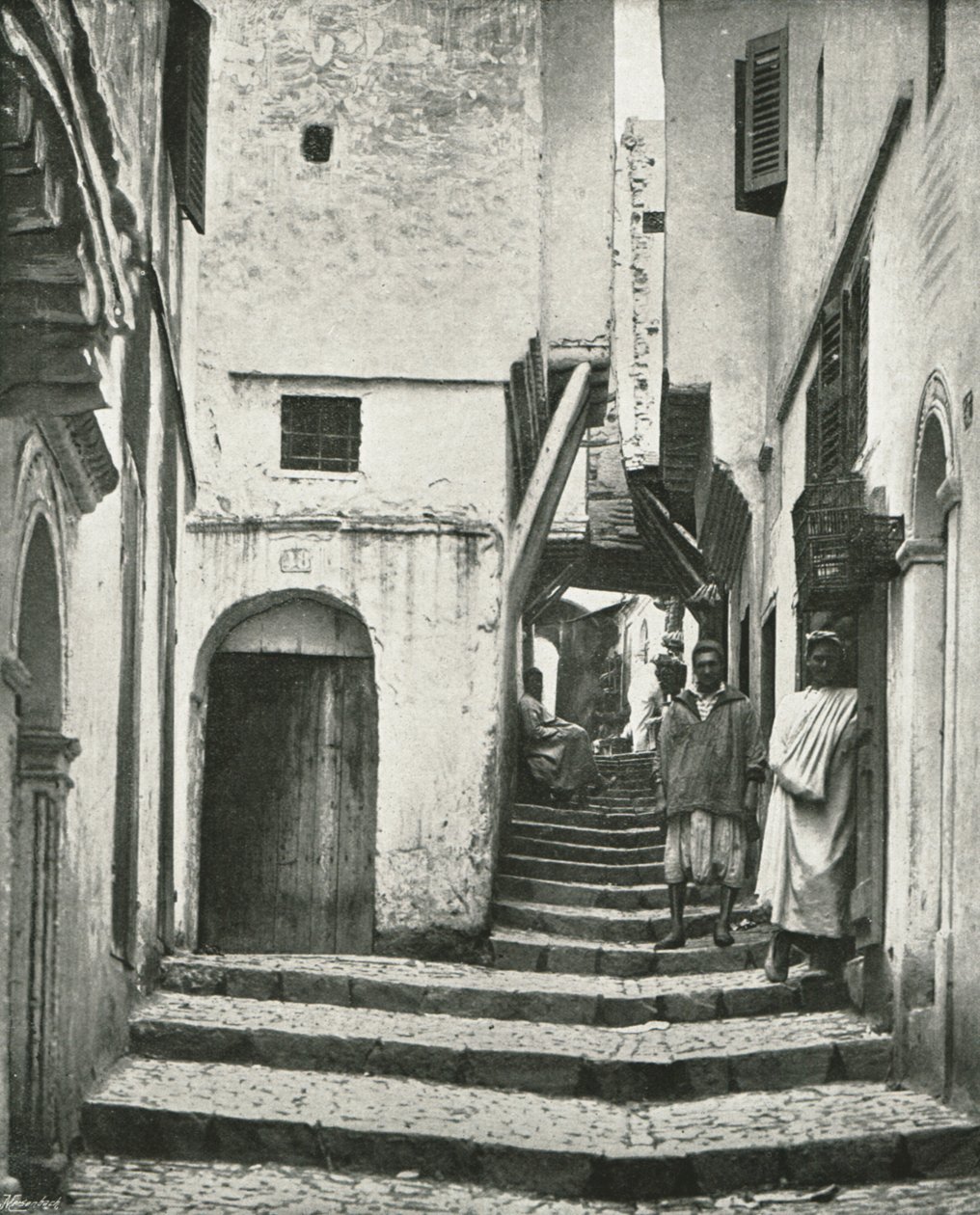 La rue de la Kasbah, Alger, Algérie, 1895 - Poulton and Co