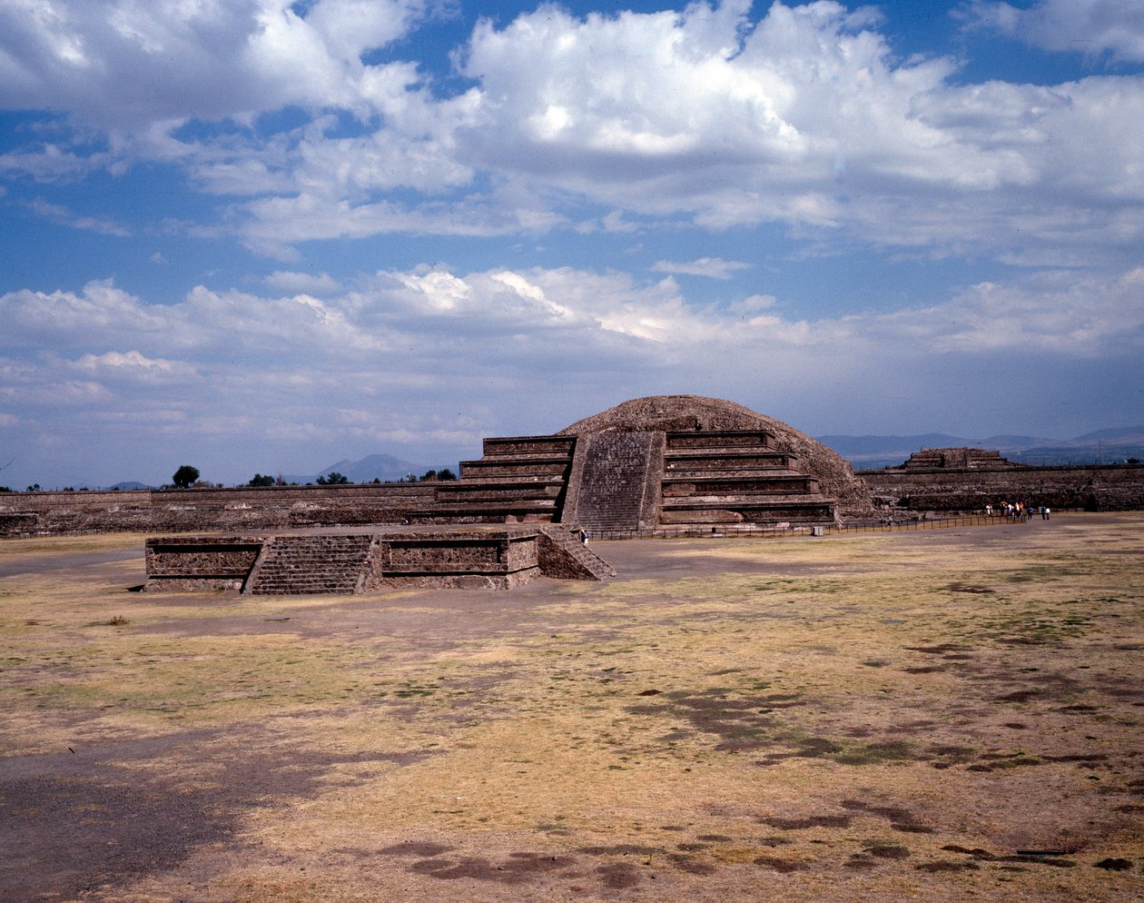 Civilisation précolombienne : vue du site de Teotihuacan (300 av. J.-C. - 600 apr. J.-C.) : le temple (ou pyramide) du soleil - Pre Columbian Pre Columbian
