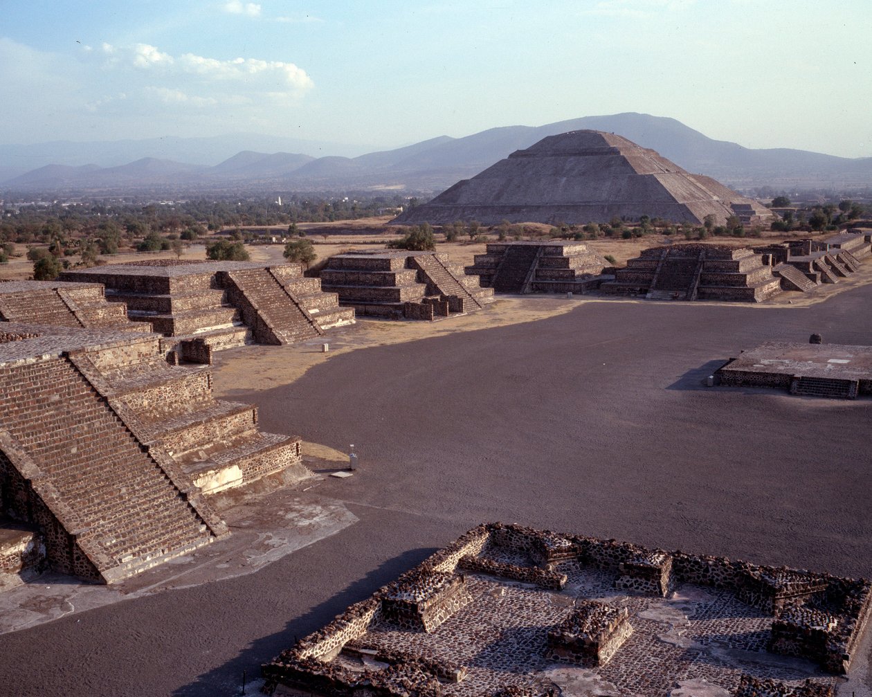 Civilisation précolombienne : vue du site de Teotihuacan : le temple du soleil - Pre Columbian Pre Columbian
