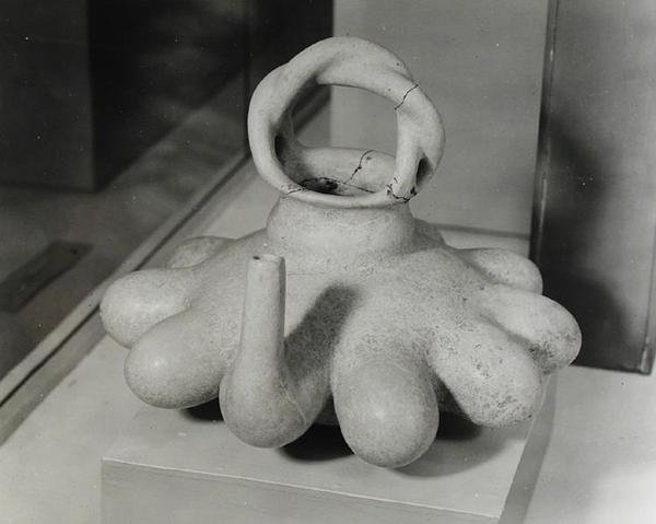 Vase décoré de dix formes de mamelons, Huastèque, vers 1000-1250 - Pre Columbian Pre Columbian