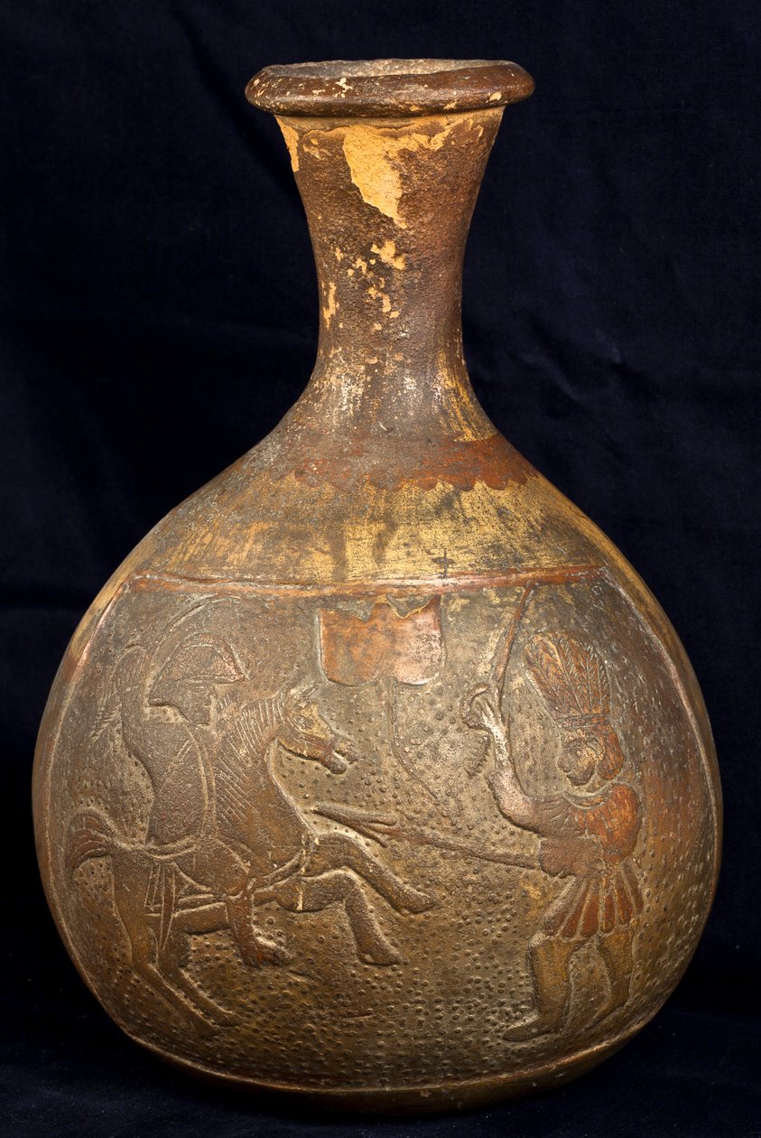 Bouteille représentant un combat entre un cavalier et un guerrier à pied (terre cuite) - Precolombian Precolombian