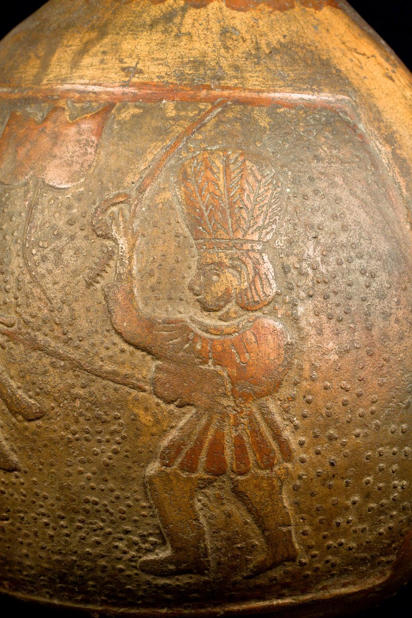 Bouteille représentant un combat entre un cavalier et un guerrier à pied (terre cuite) - Precolombian Precolombian