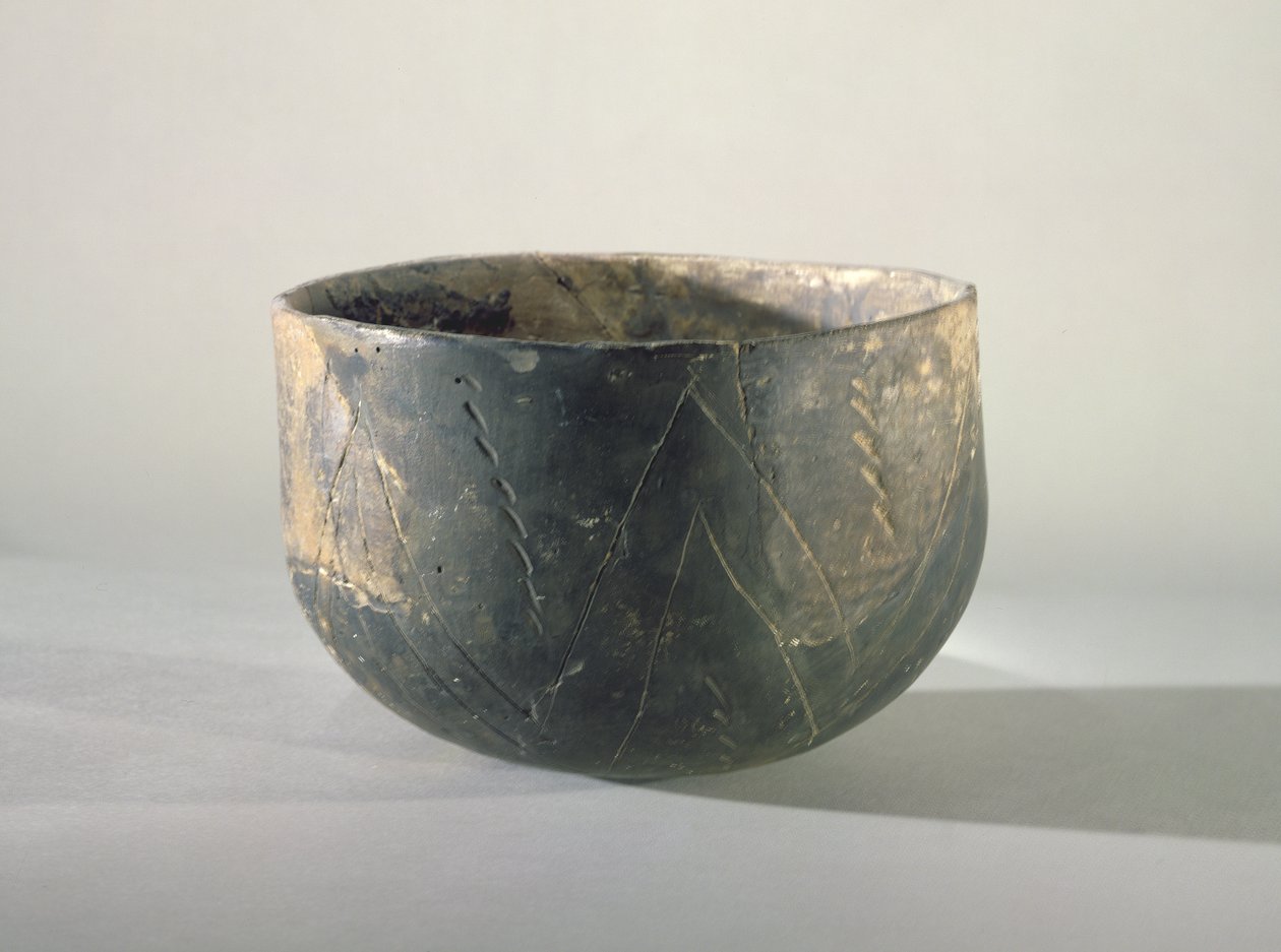 Vase avec décoration en ruban, Néolithique danubien - Prehistoric